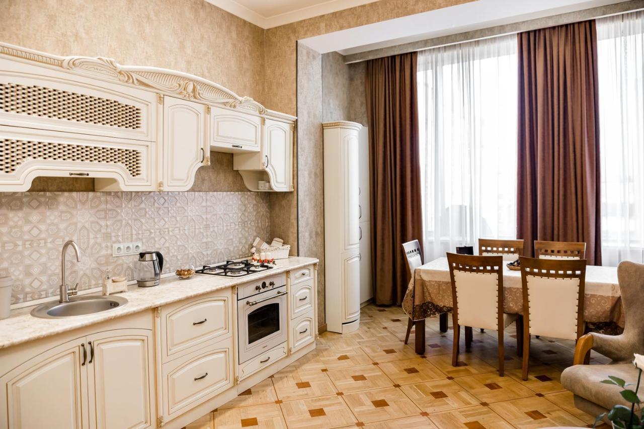 Dat Exx Apartments On Marjanishvili ティビリシ エクステリア 写真
